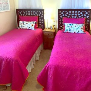 Set of 2 Beautiful Reversible Twin Quilts & Shams